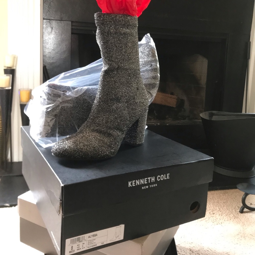 Fun Pewter Booties - Picture 2 of 8